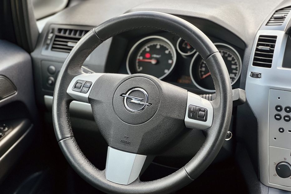 Продам Opel Zafira 2012 года в Луцке