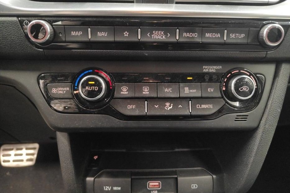 Продам Kia Niro e-Niro 150kW NAVI LED 2020 года в Львове