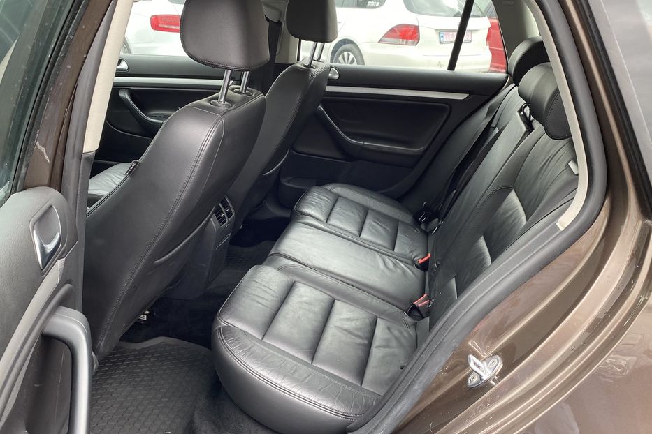 Продам Volkswagen Golf  VI 2012 года в Луцке
