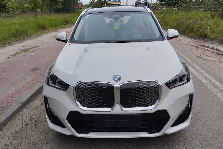 Продам BMW iX1 XDrive 30 L 2025 года в Одессе