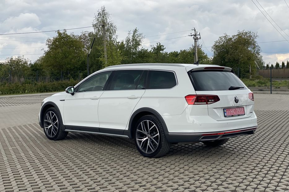 Продам Volkswagen Passat Alltrack 2020 года в Луцке