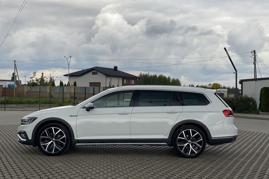 Продам Volkswagen Passat Alltrack 2020 года в Луцке