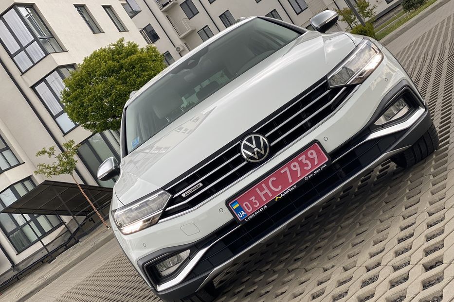 Продам Volkswagen Passat Alltrack 2020 года в Луцке