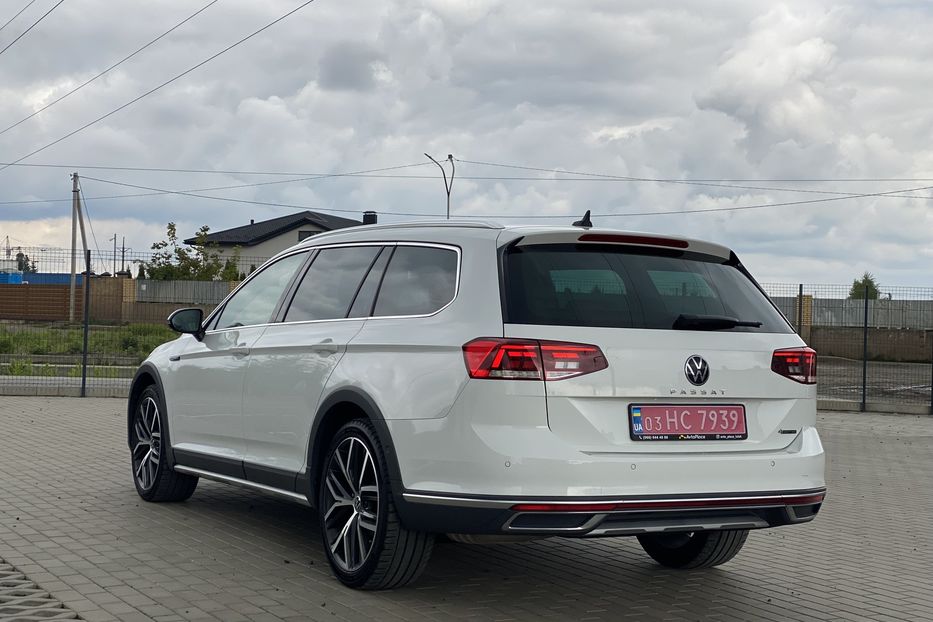 Продам Volkswagen Passat Alltrack 2020 года в Луцке