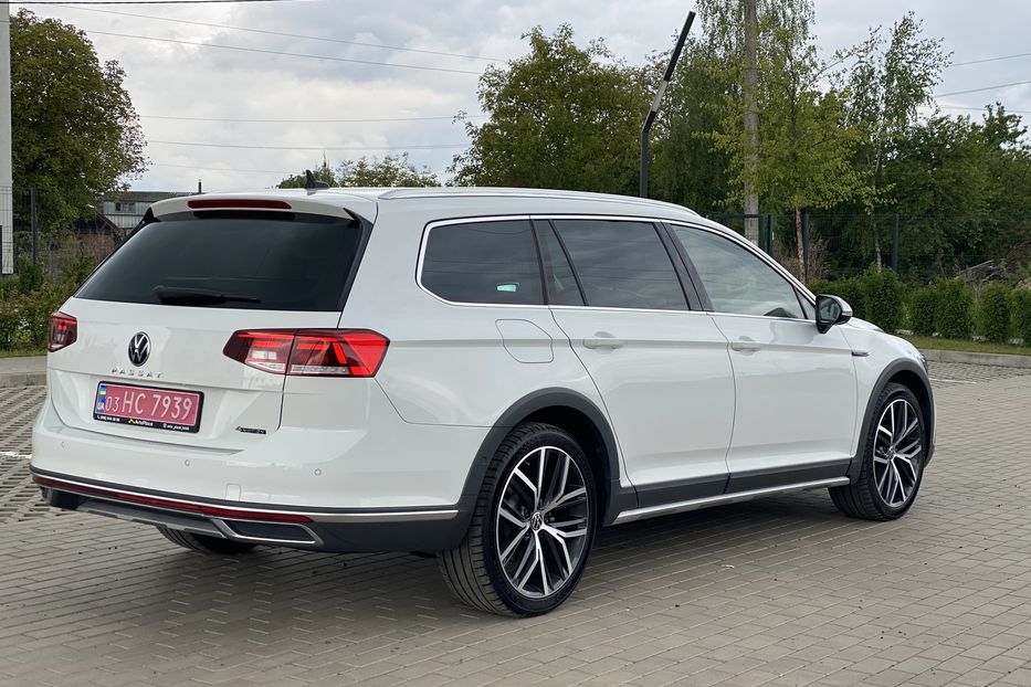 Продам Volkswagen Passat Alltrack 2020 года в Луцке