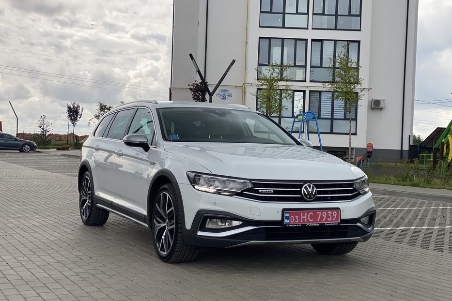 Продам Volkswagen Passat Alltrack 2020 года в Луцке