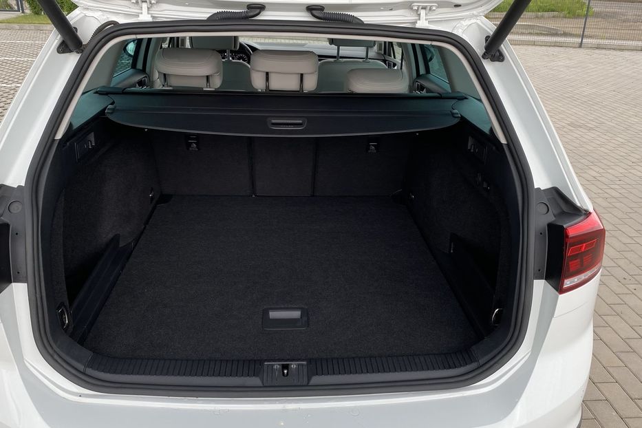 Продам Volkswagen Passat Alltrack 2020 года в Луцке