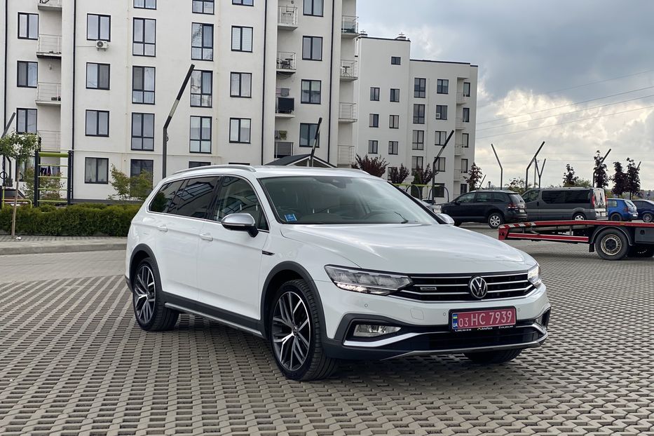 Продам Volkswagen Passat Alltrack 2020 года в Луцке