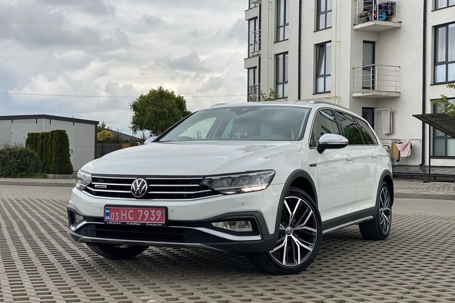 Продам Volkswagen Passat Alltrack 2020 года в Луцке