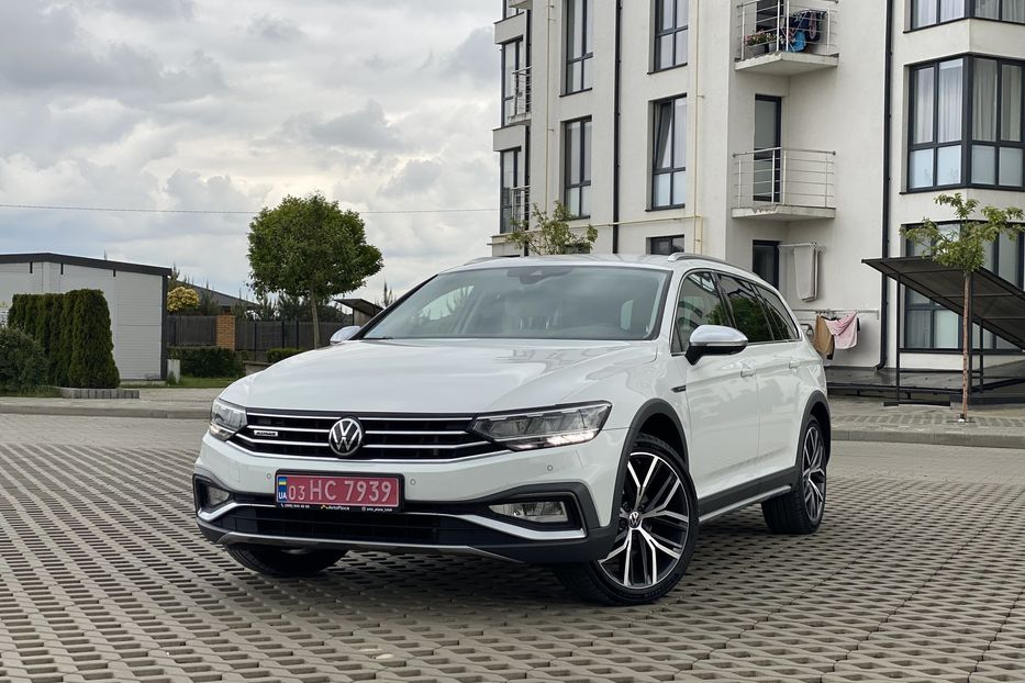 Продам Volkswagen Passat Alltrack 2020 года в Луцке