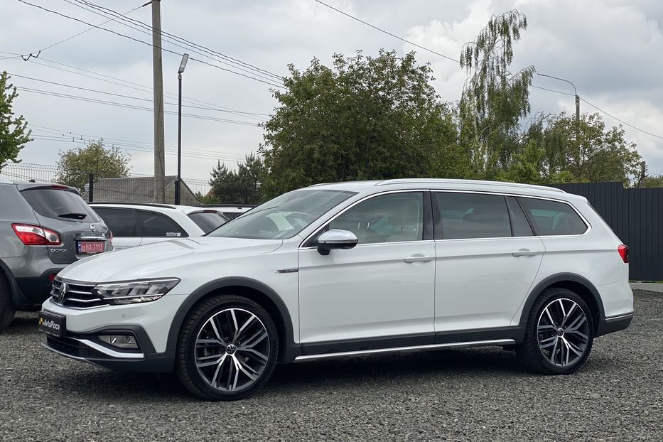 Продам Volkswagen Passat Alltrack 2020 года в Луцке