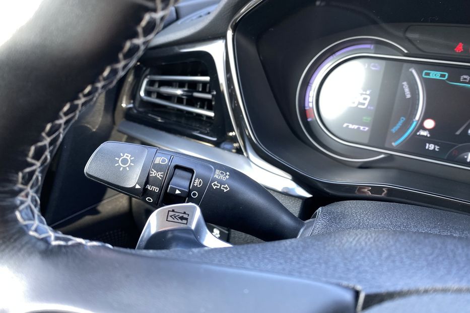 Продам Kia Niro 64kWhМакс.комплектаціяPrestige 2020 года в Львове