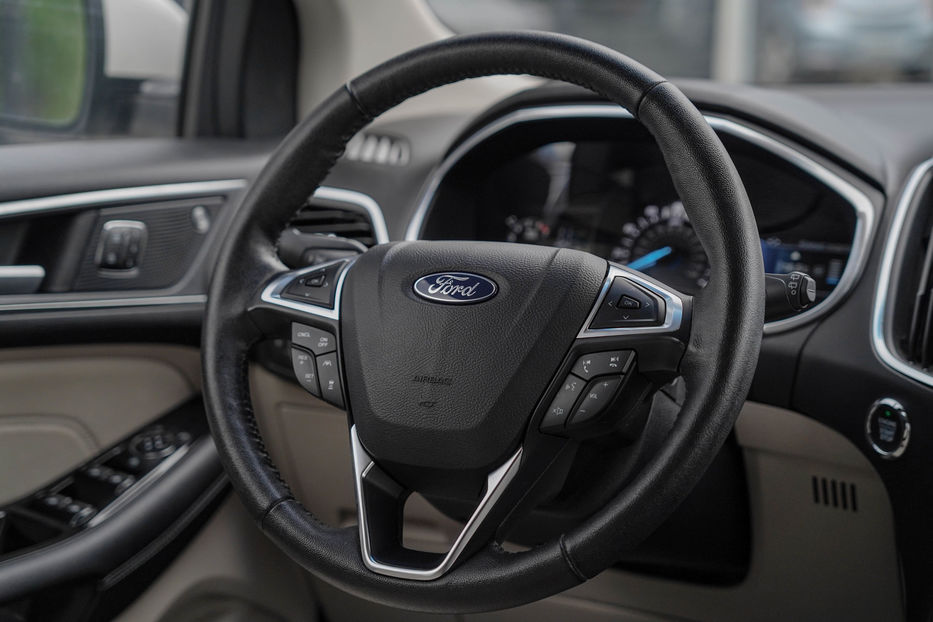 Продам Ford Edge Titanium 2019 года в Черновцах