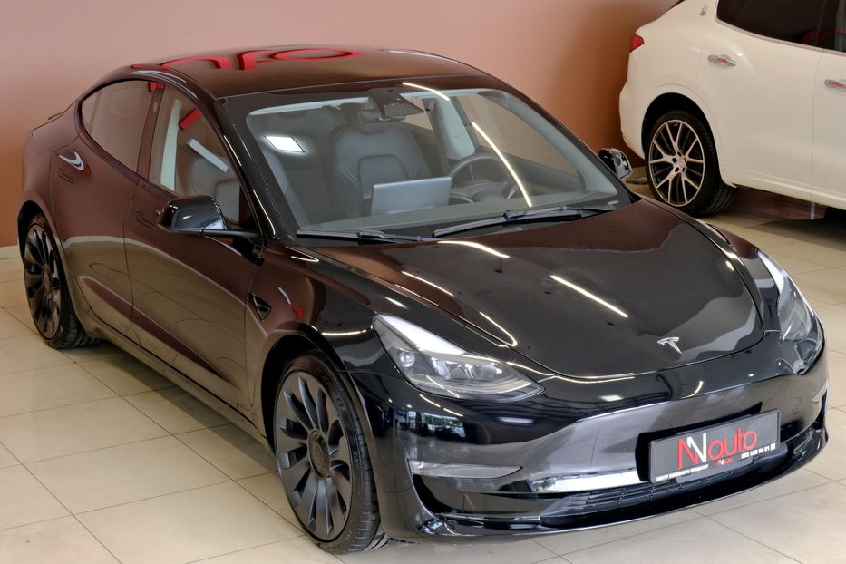 Продам Tesla Model 3 Performance Dual Motor 2024 года в Одессе