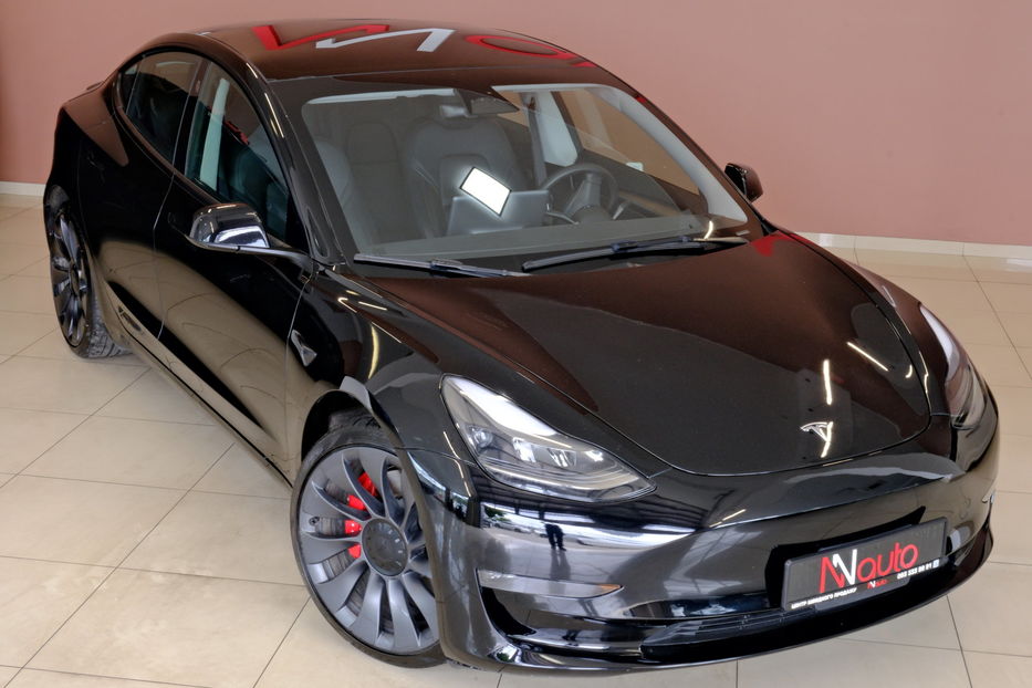Продам Tesla Model 3 Performance Dual Motor 2024 года в Одессе