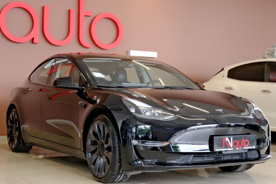 Продам Tesla Model 3 Performance Dual Motor 2024 года в Одессе