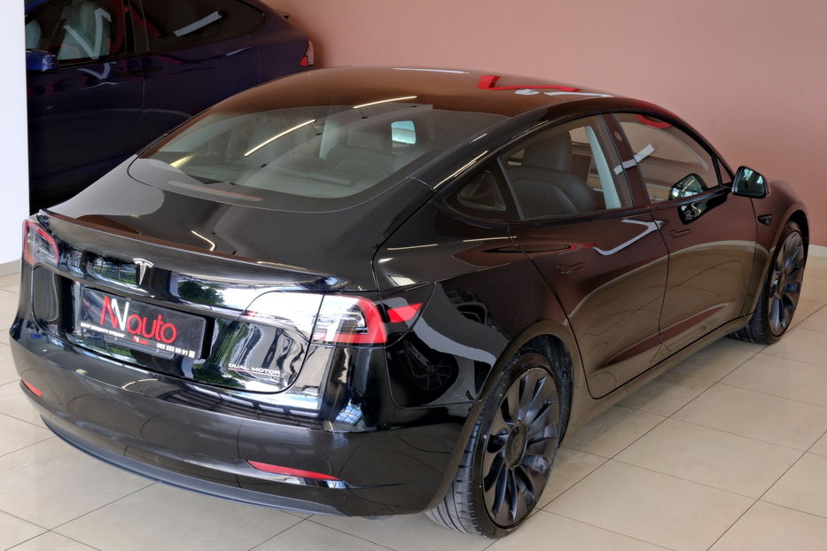 Продам Tesla Model 3 Performance Dual Motor 2024 года в Одессе