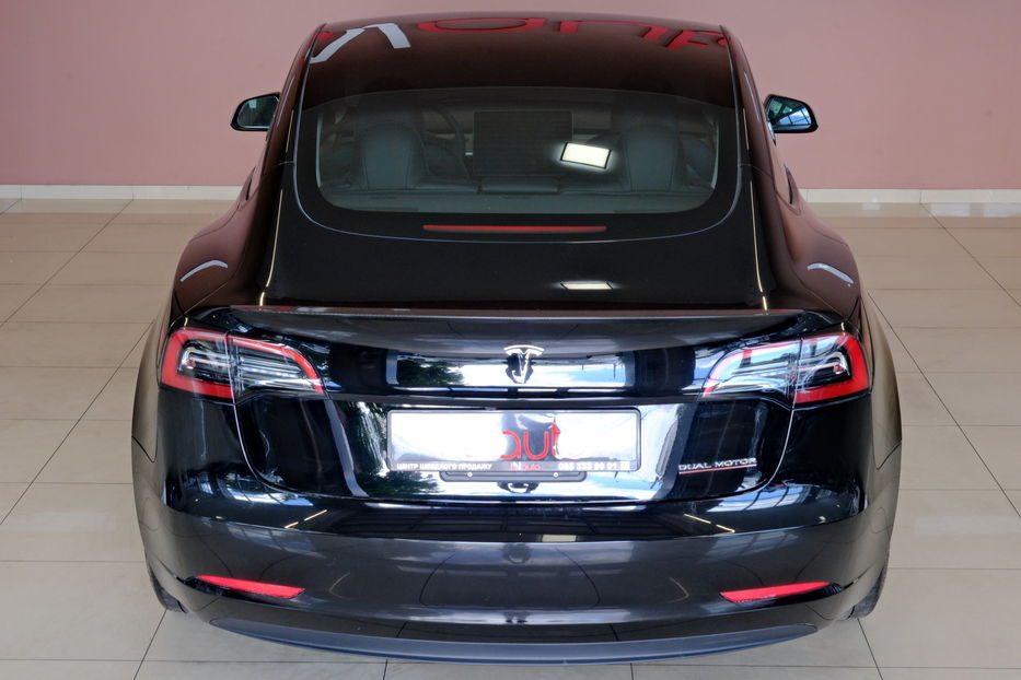 Продам Tesla Model 3 Performance Dual Motor 2024 года в Одессе