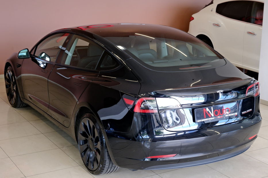 Продам Tesla Model 3 Performance Dual Motor 2024 года в Одессе