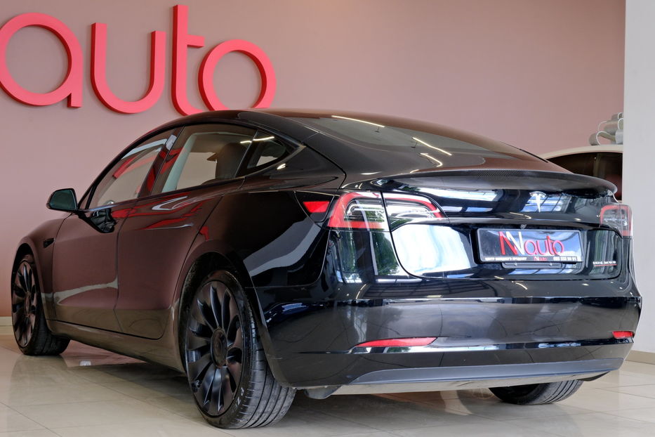 Продам Tesla Model 3 Performance Dual Motor 2024 года в Одессе