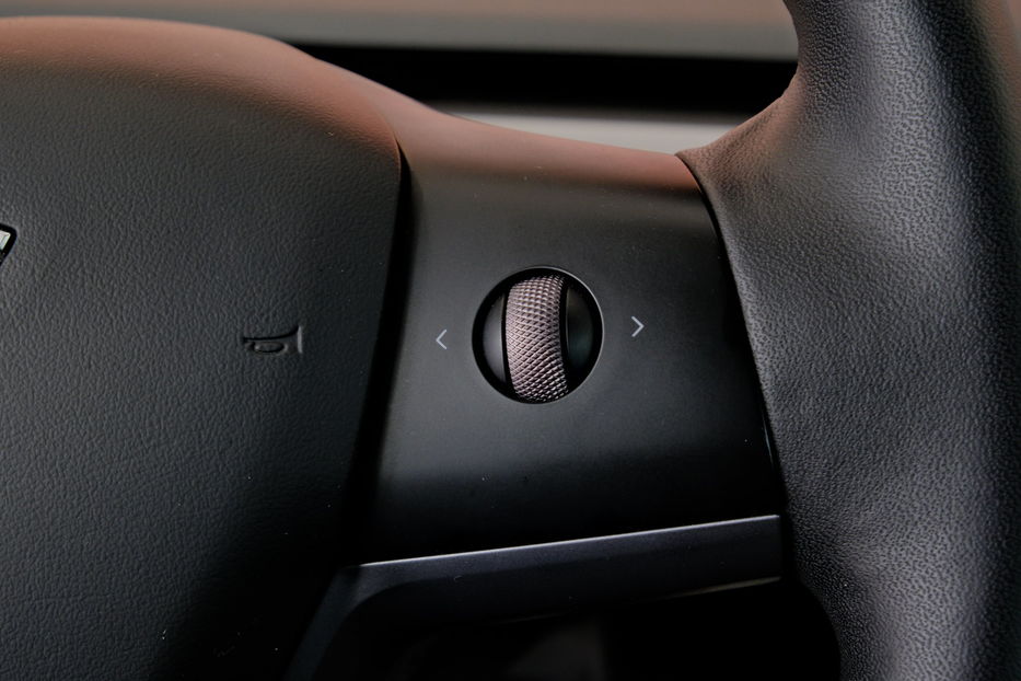 Продам Tesla Model 3 Performance Dual Motor 2024 года в Одессе