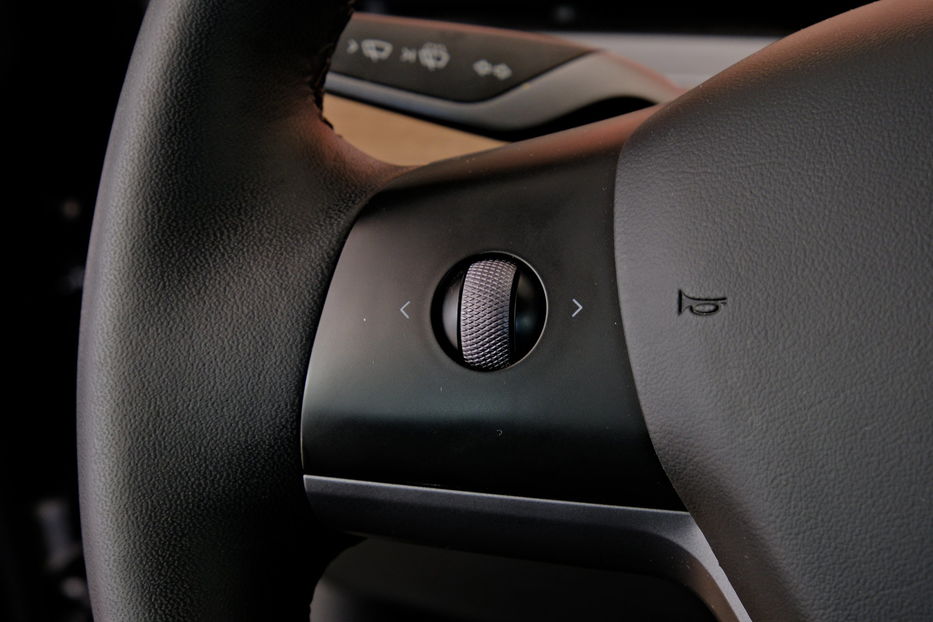 Продам Tesla Model 3 Performance Dual Motor 2024 года в Одессе