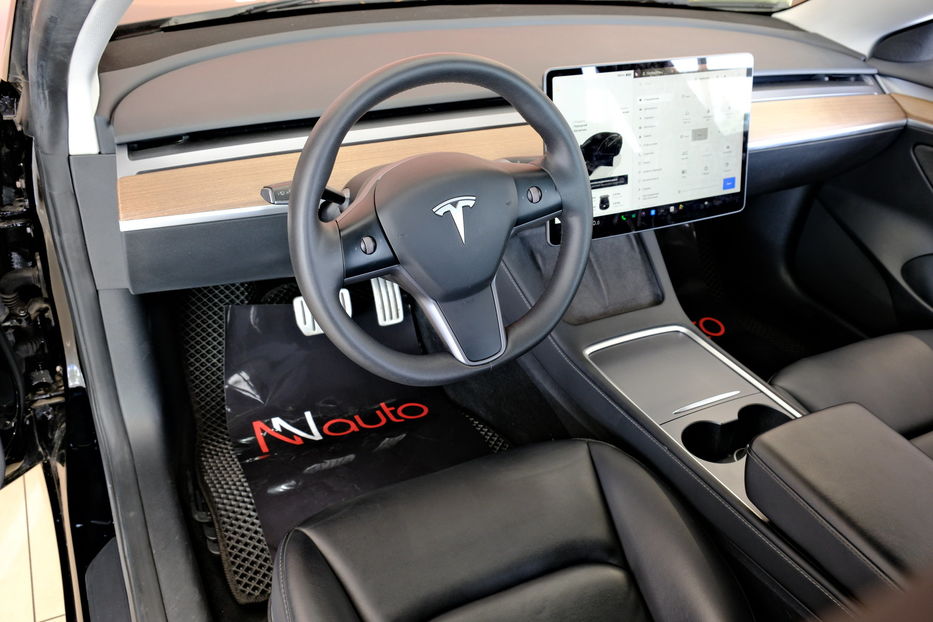 Продам Tesla Model 3 Performance Dual Motor 2024 года в Одессе