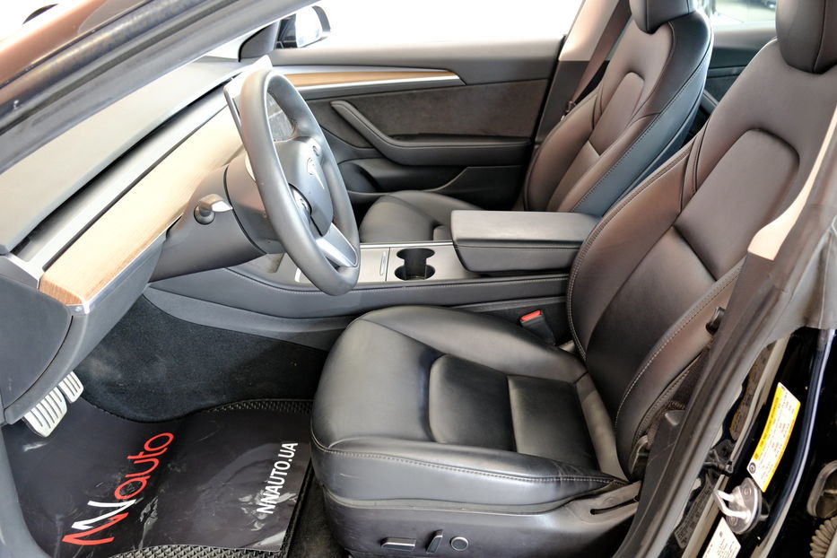 Продам Tesla Model 3 Performance Dual Motor 2024 года в Одессе
