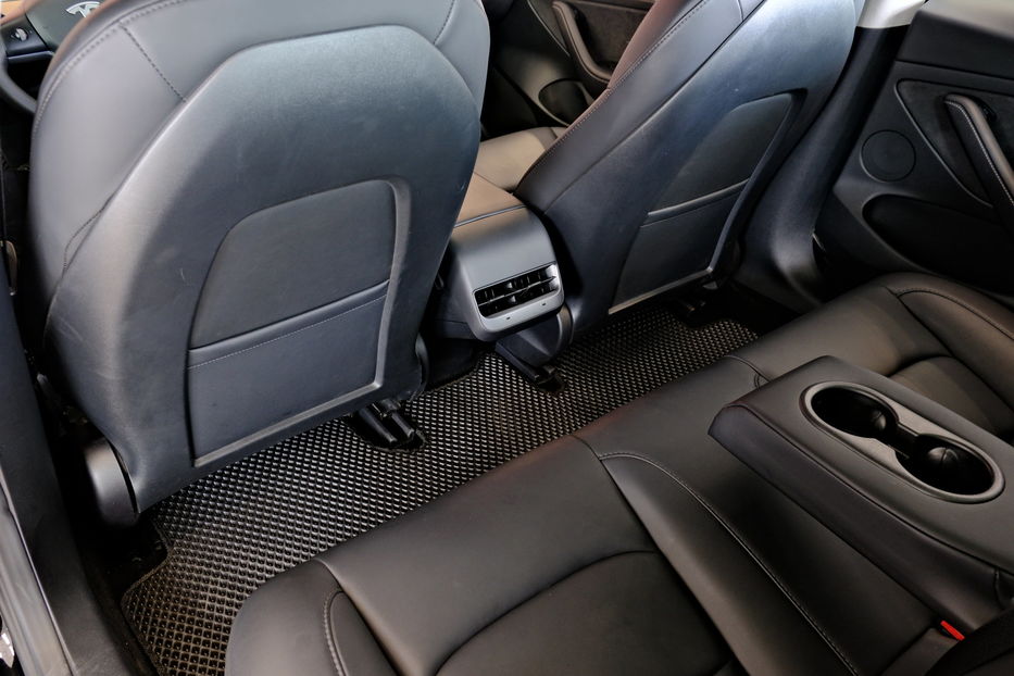Продам Tesla Model 3 Performance Dual Motor 2024 года в Одессе