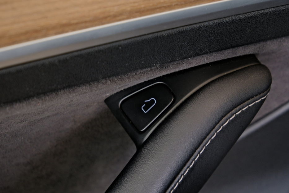 Продам Tesla Model 3 Performance Dual Motor 2024 года в Одессе