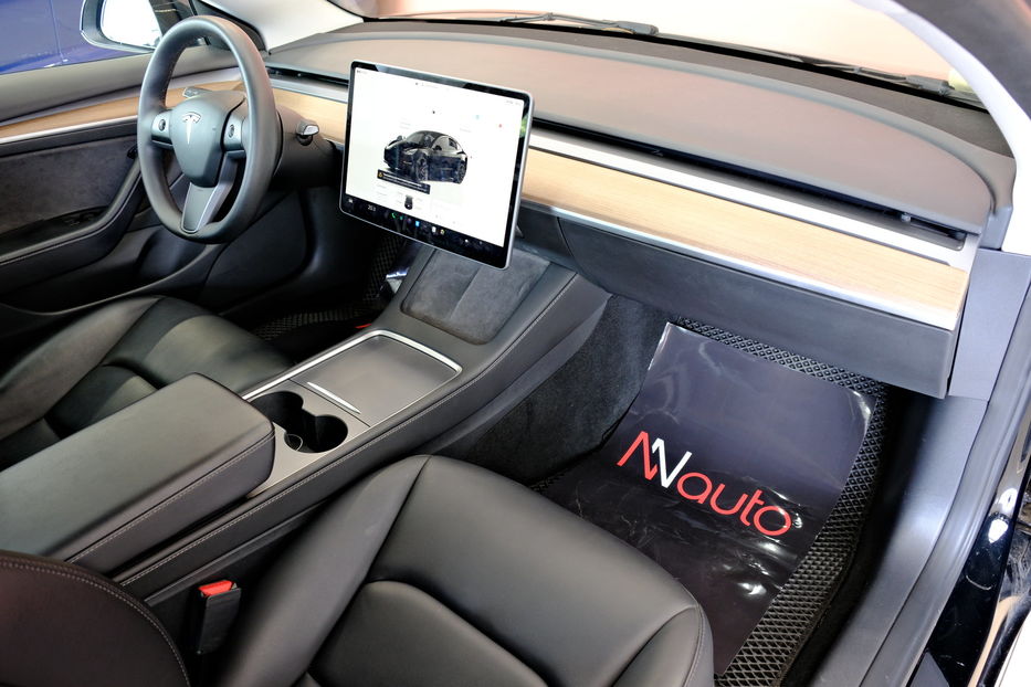 Продам Tesla Model 3 Performance Dual Motor 2024 года в Одессе