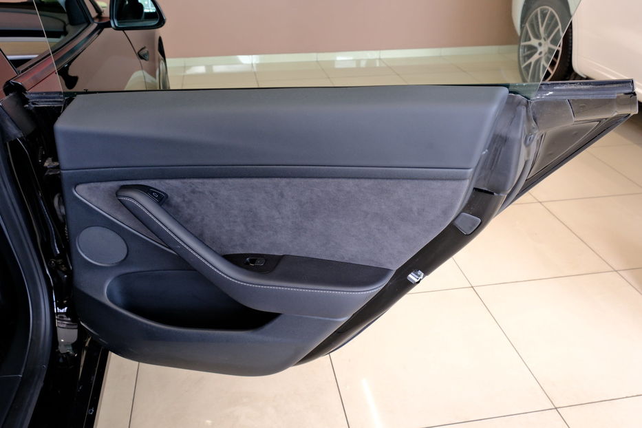 Продам Tesla Model 3 Performance Dual Motor 2024 года в Одессе