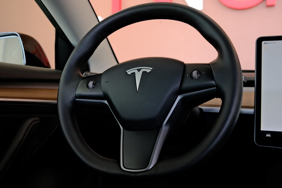 Продам Tesla Model 3 Performance Dual Motor 2024 года в Одессе