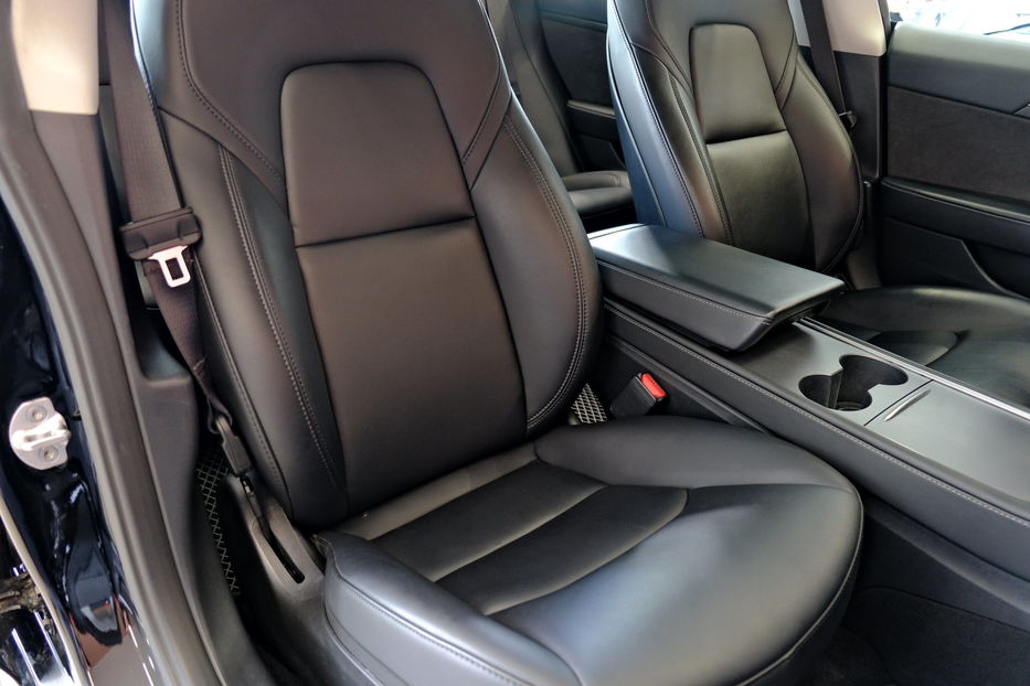 Продам Tesla Model 3 Performance Dual Motor 2024 года в Одессе