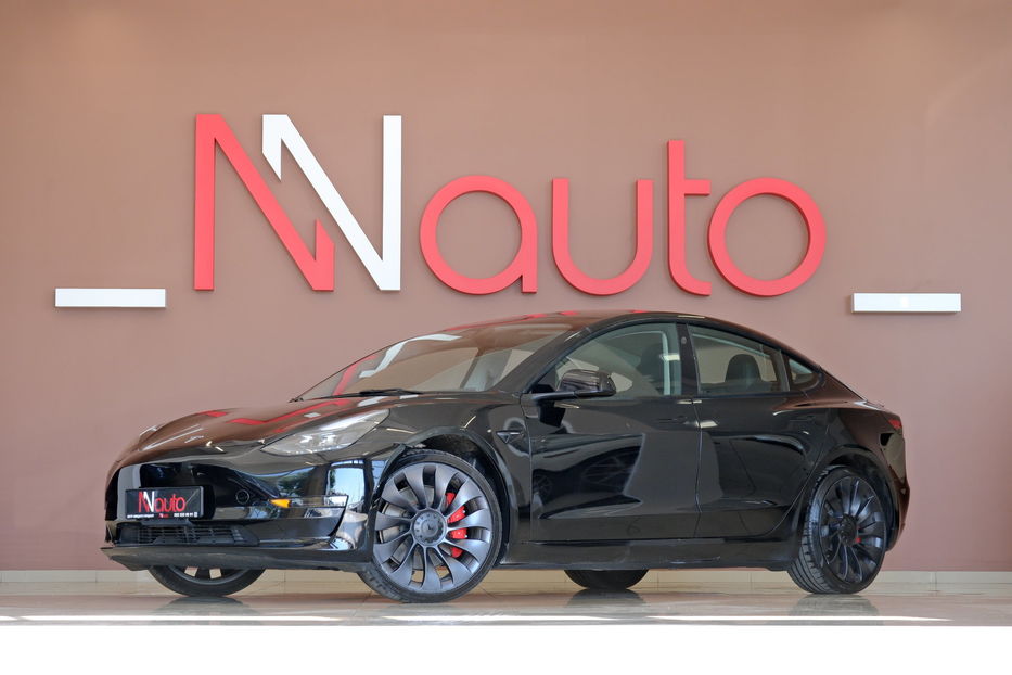 Продам Tesla Model 3 Performance Dual Motor 2024 года в Одессе
