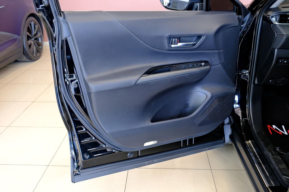 Продам Toyota Venza Hybrid 2023 года в Одессе