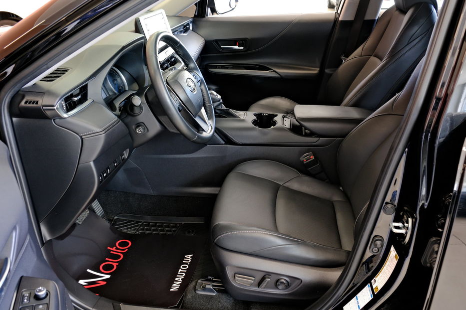 Продам Toyota Venza Hybrid 2023 года в Одессе