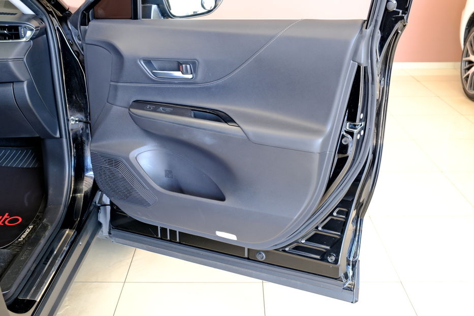 Продам Toyota Venza Hybrid 2023 года в Одессе
