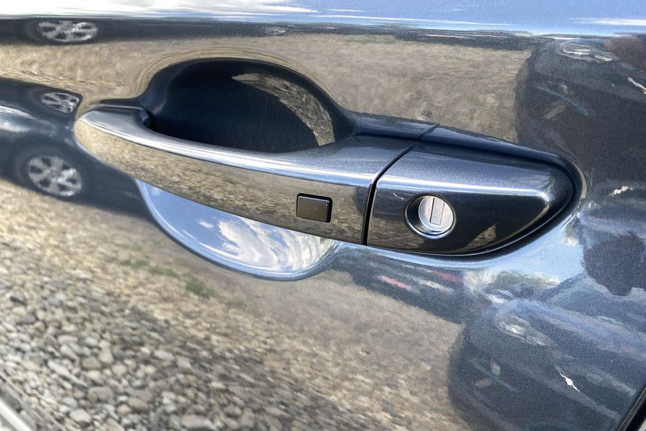 Продам Hyundai Kona 64кВт Макскомплектація Premium 2020 года в Львове