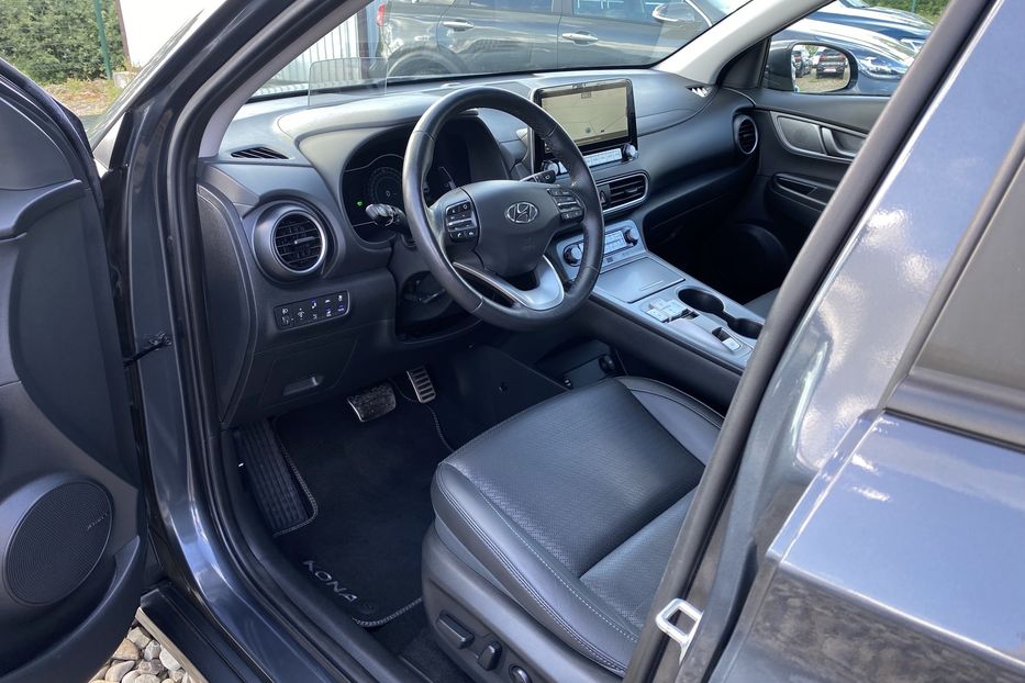 Продам Hyundai Kona 64кВт Макскомплектація Premium 2020 года в Львове