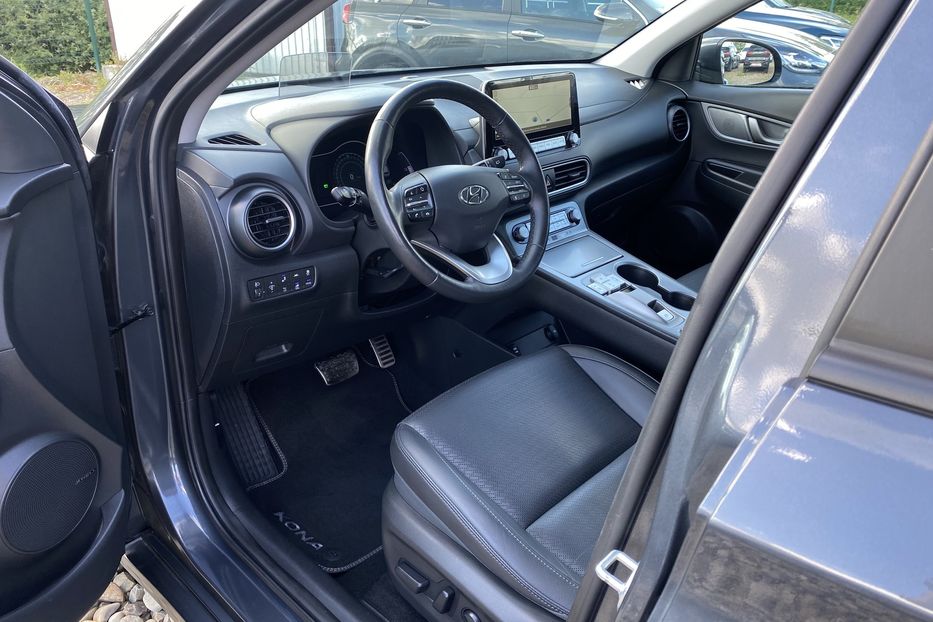 Продам Hyundai Kona 64кВт Макскомплектація Premium 2020 года в Львове