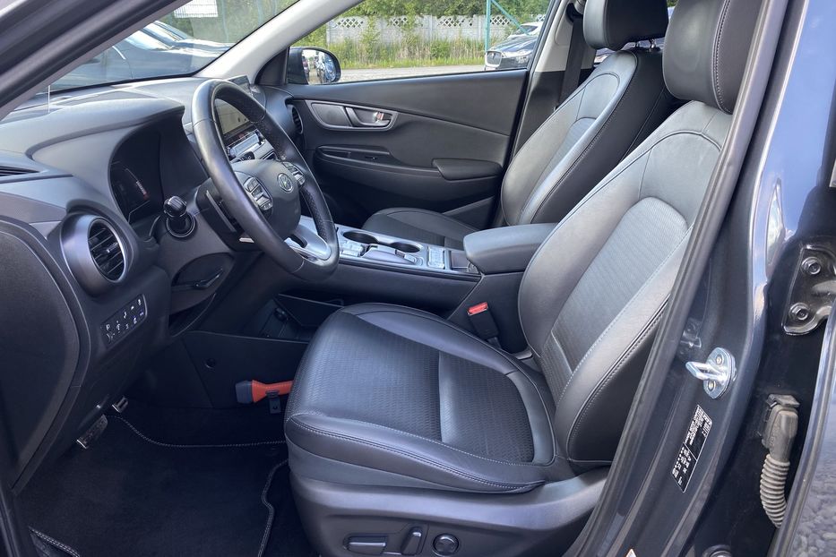 Продам Hyundai Kona 64кВт Макскомплектація Premium 2020 года в Львове