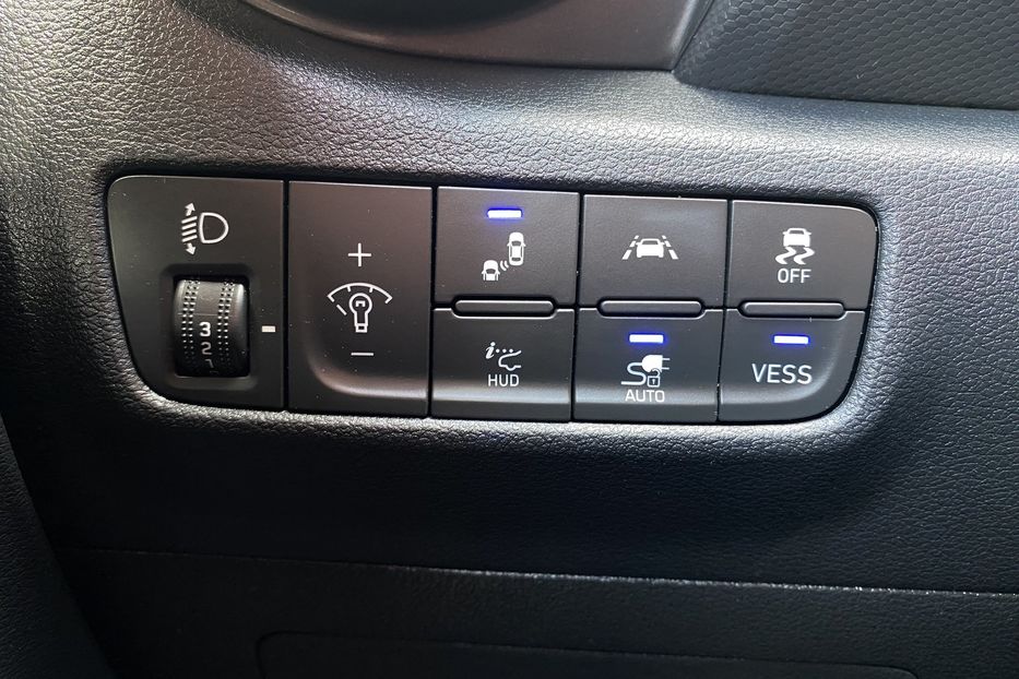 Продам Hyundai Kona 64кВт Макскомплектація Premium 2020 года в Львове