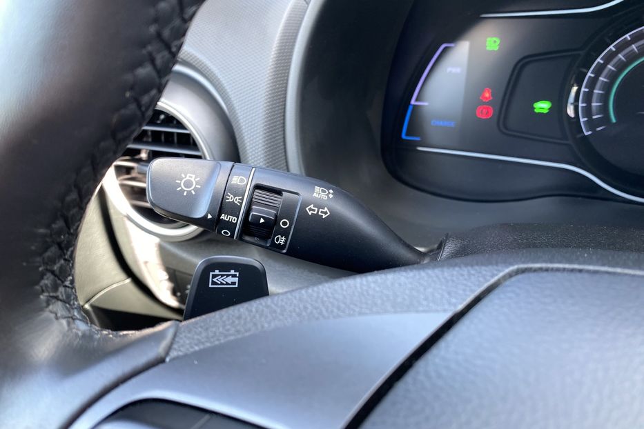 Продам Hyundai Kona 64кВт Макскомплектація Premium 2020 года в Львове