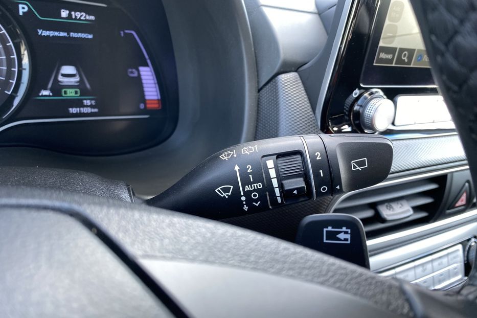 Продам Hyundai Kona 64кВт Макскомплектація Premium 2020 года в Львове