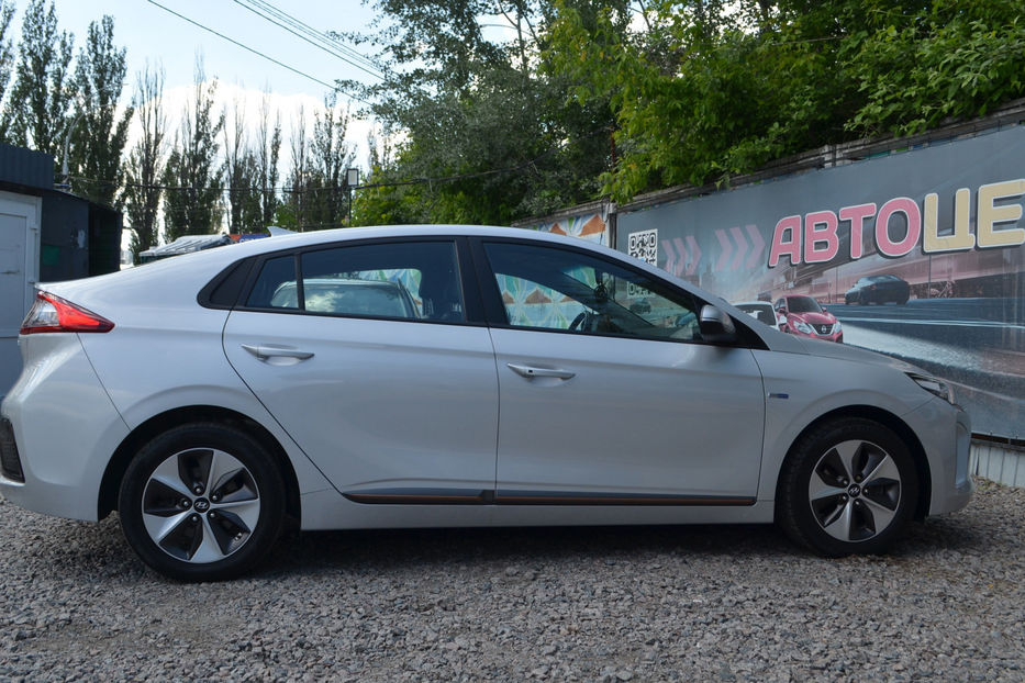 Продам Hyundai Ioniq 2019 года в Киеве
