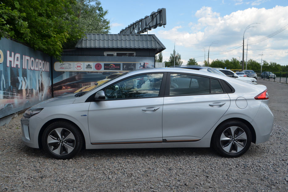 Продам Hyundai Ioniq 2019 года в Киеве