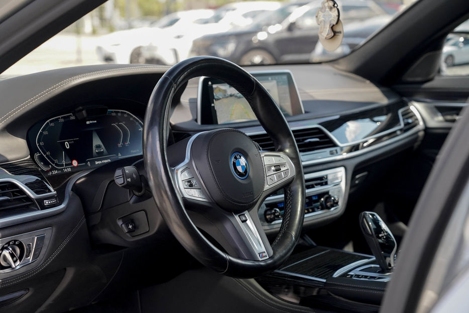 Продам BMW 745 E 2021 года в Черновцах