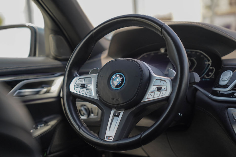 Продам BMW 745 E 2021 года в Черновцах
