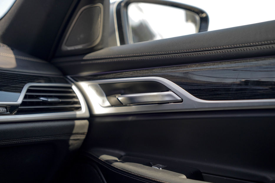 Продам BMW 745 E 2021 года в Черновцах